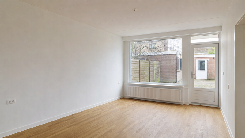 Just moved and suddenly echoed: is it the empty space or the house?