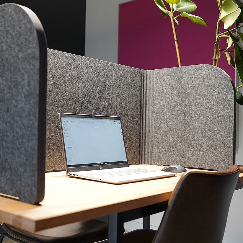 Foldable Desk screen Desky of dark grey PET felt on a table